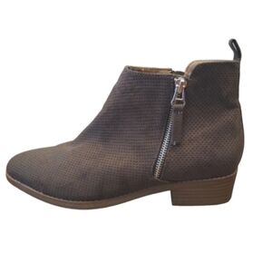 Boots Universal Thread Marlis Memory Foam Ankle Zip Taupe Bootie